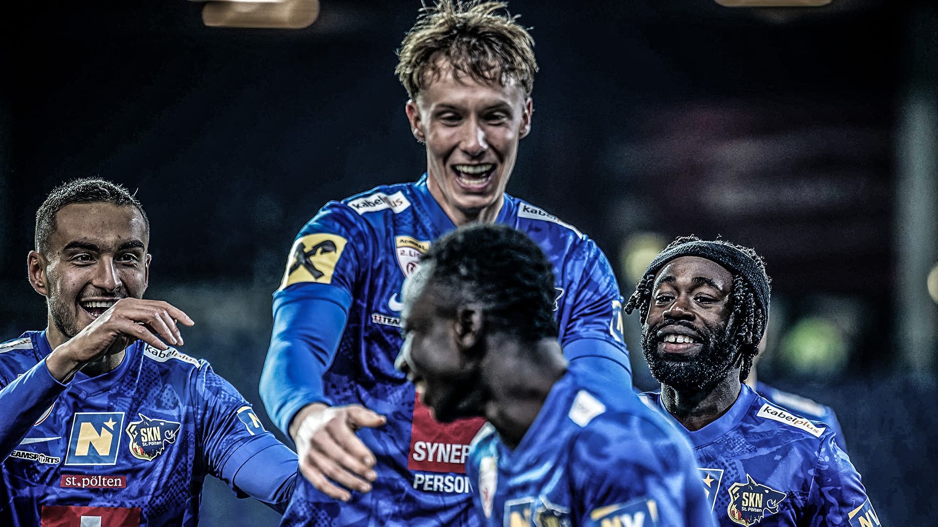 SKN St Pölten-Spieler jubeln über ein Tor